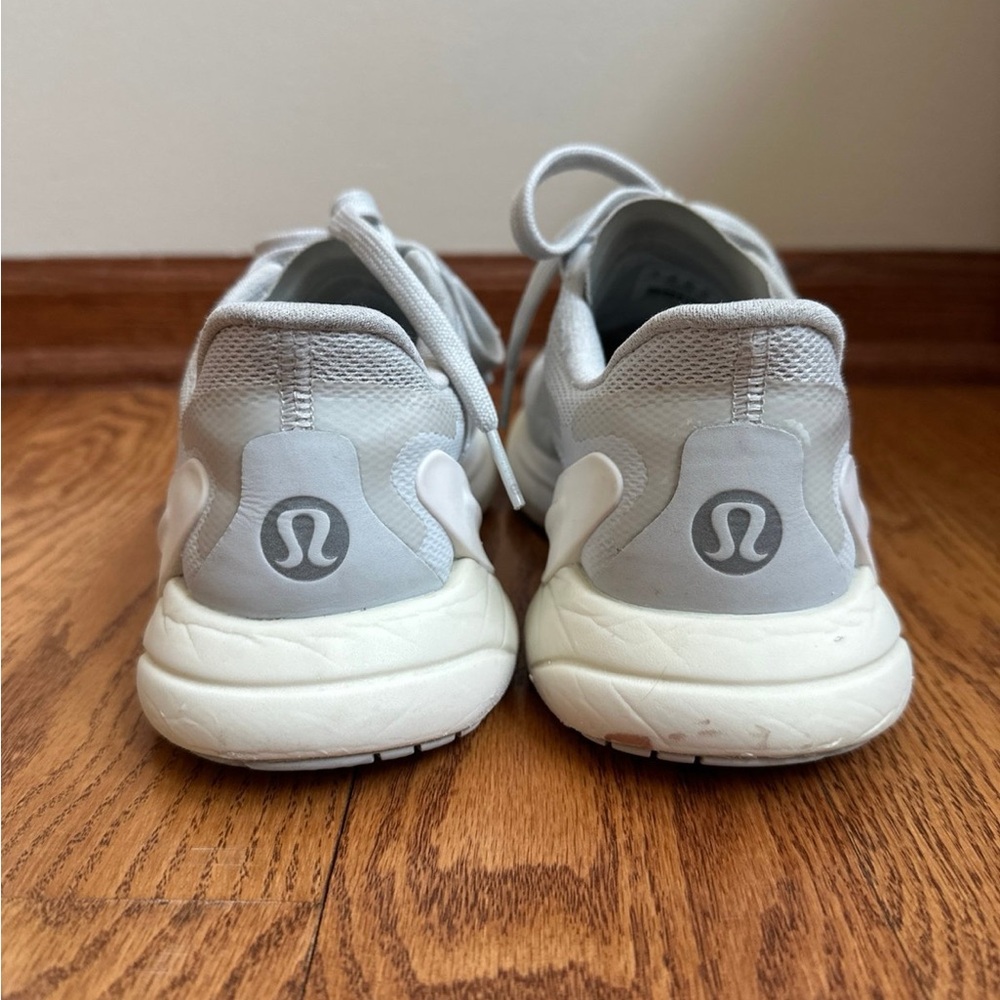 Lululemon Blissfeel 2 Running Shoes Women’s Size 7 Gray